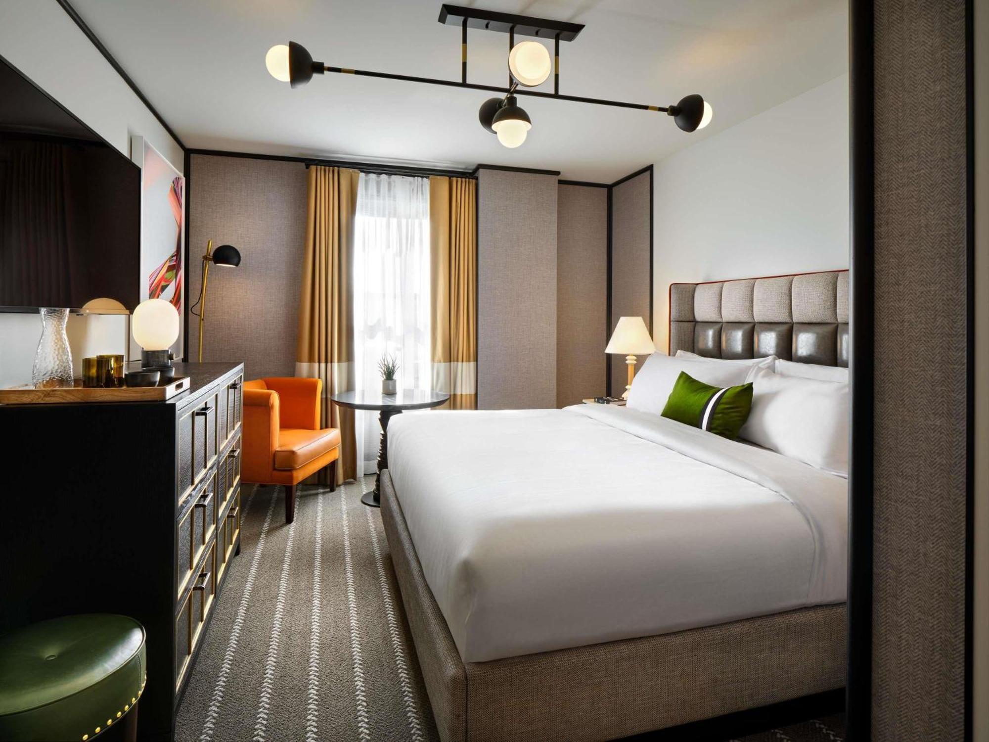 Deluxe King Room