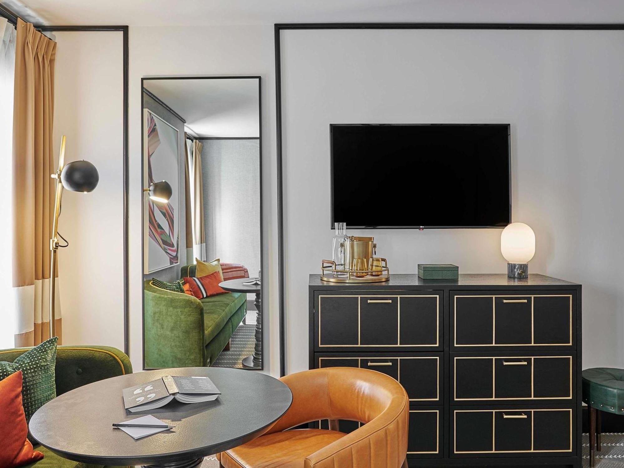 Deluxe King Room