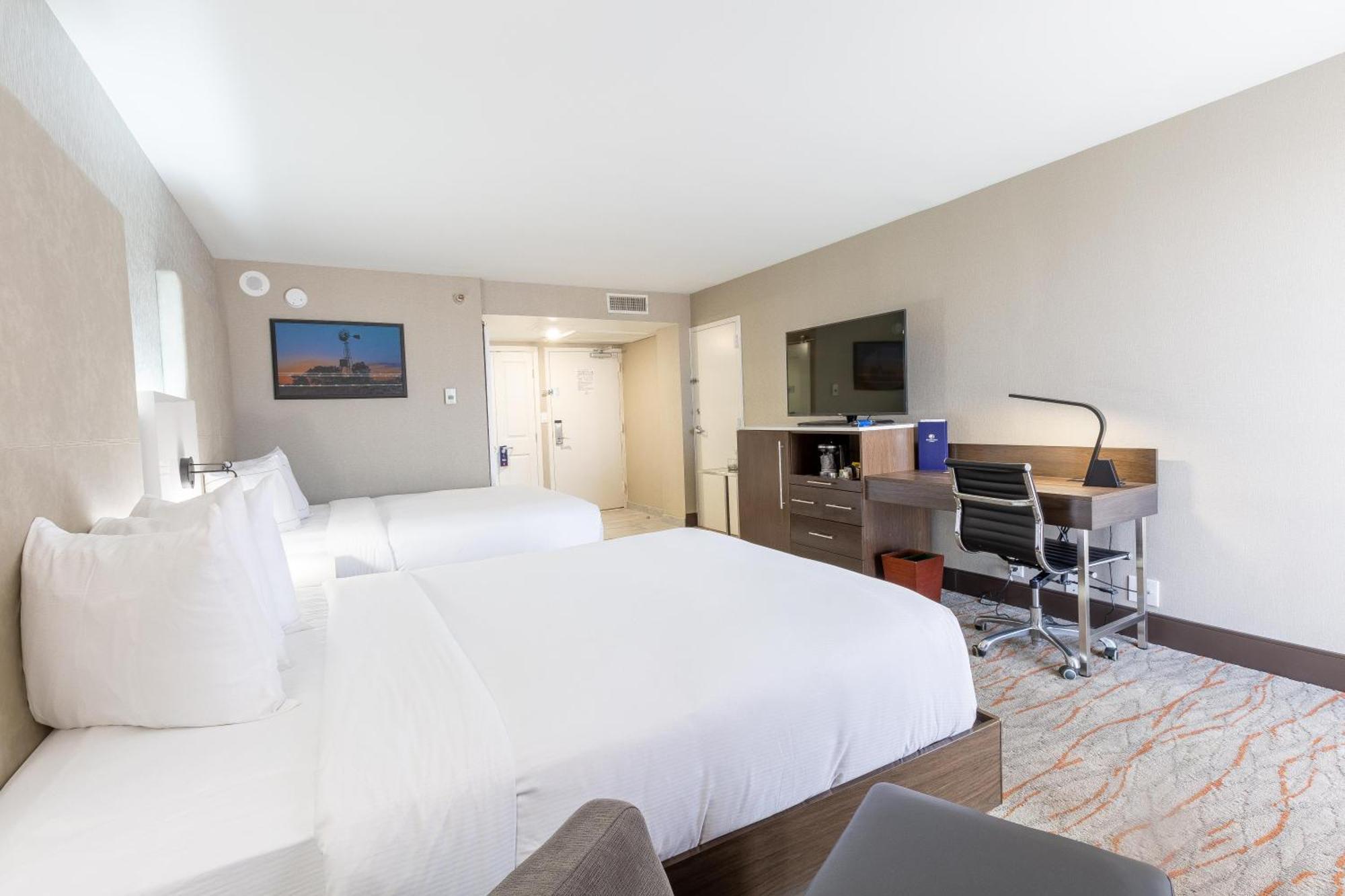 Queen Room Two Queen Beds Roll Shower Mobility or Hearing Accessible