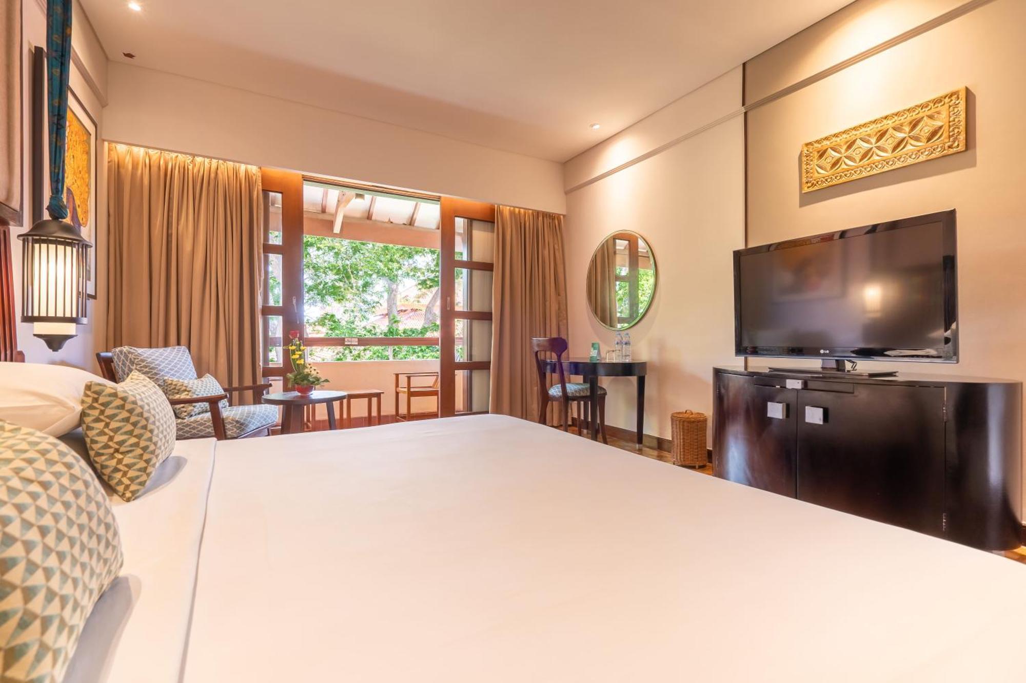 Deluxe Double or Twin Room Benefit