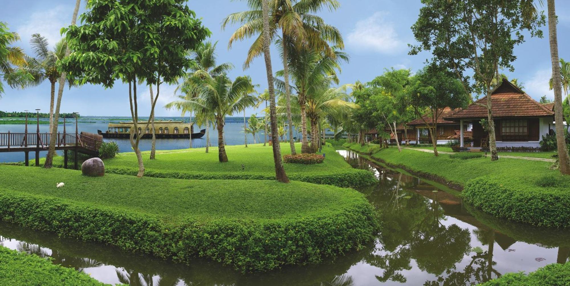 Heritage Lake view Villa Private Pool