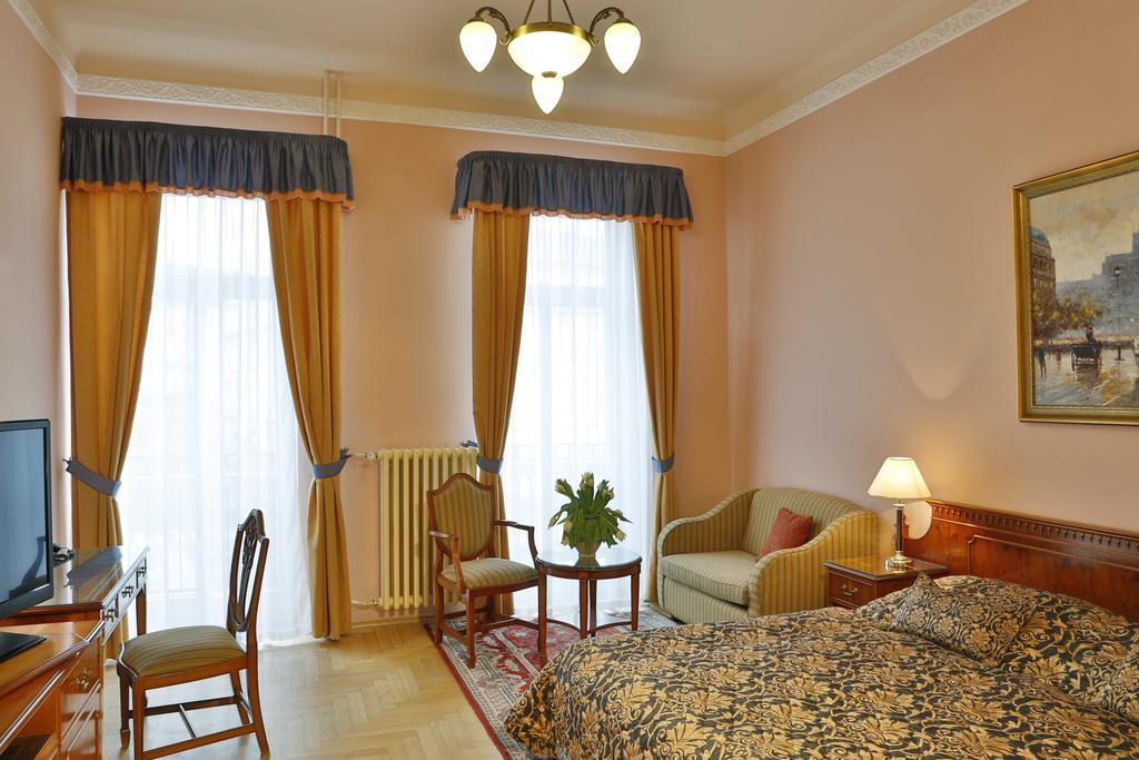 Double Room with Colonnade View,185006904:JPEG
