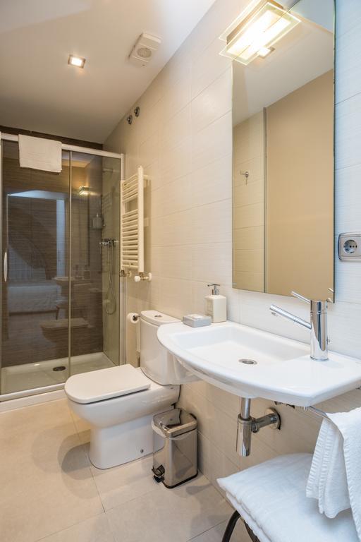 Double Room with Private Bathroom,186440296:JPEG