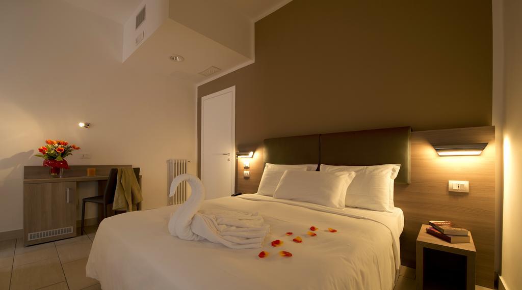 Double or Twin Room,117743689:JPEG