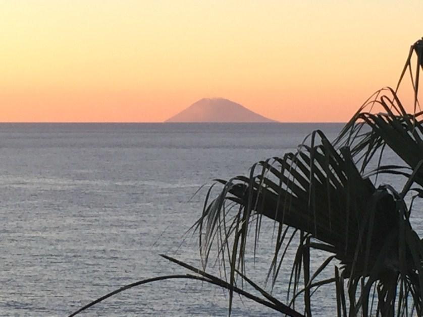 Deluxe Triple Room with Balcony and Sea View,197561788:JPEG