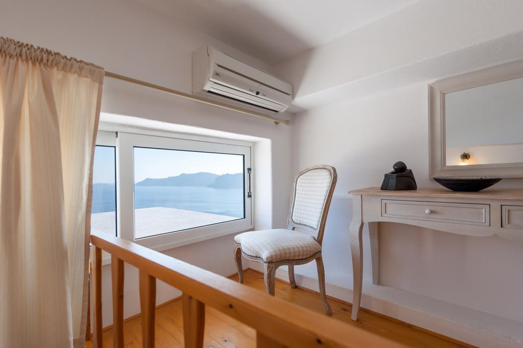 Standard Double Studio with Caldera View (2 Adults)