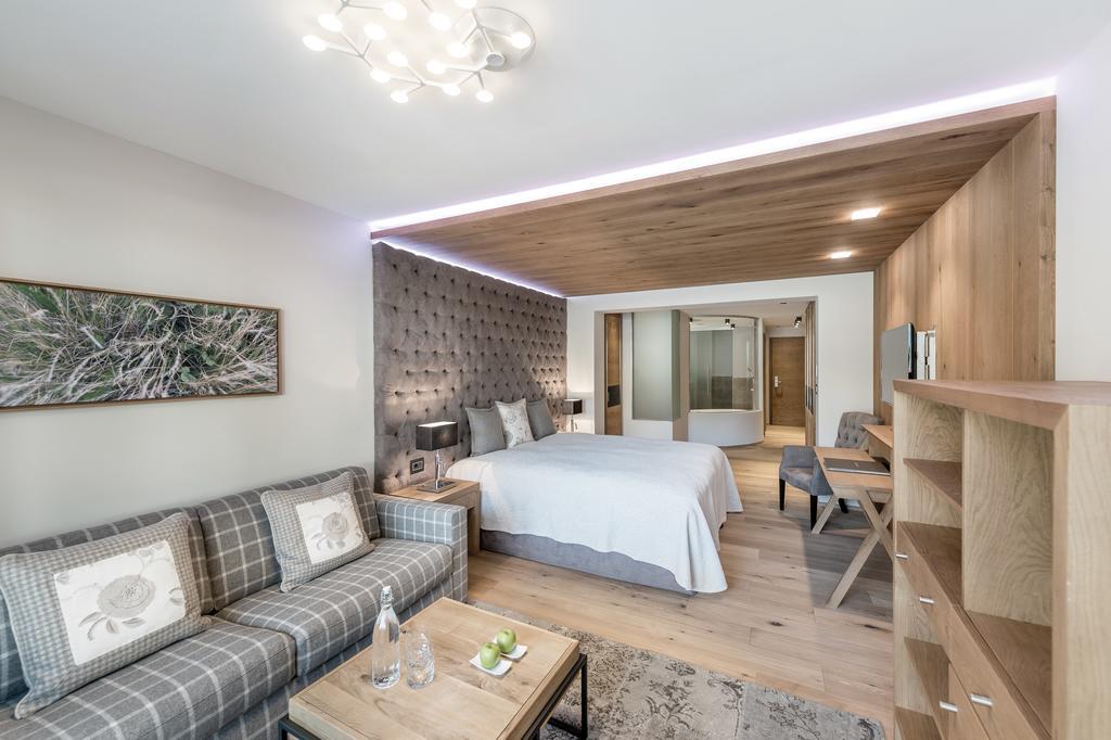 Junior Suite,1589223331:JPEG