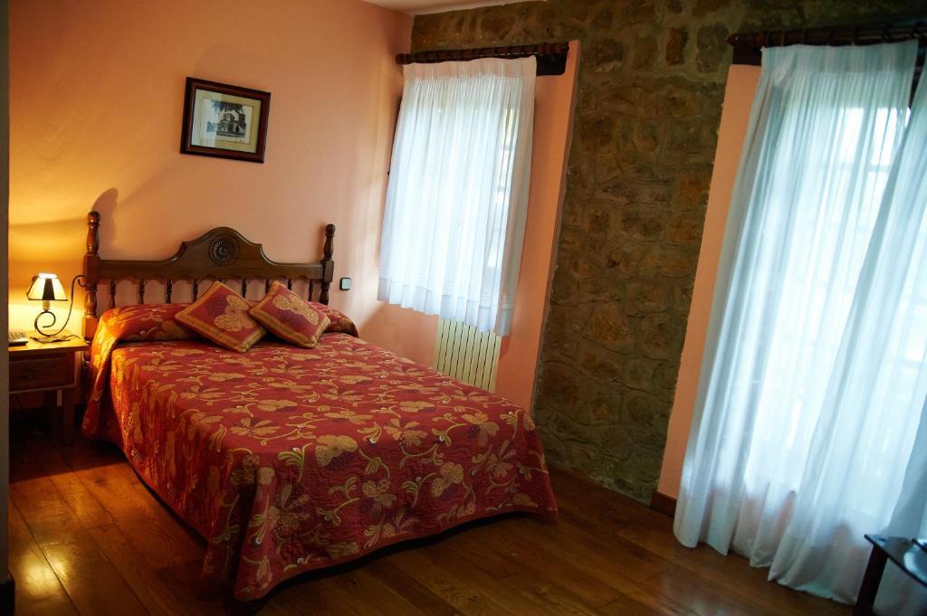 Single Room,665480550:JPEG
