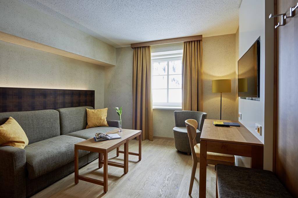Deluxe Suite