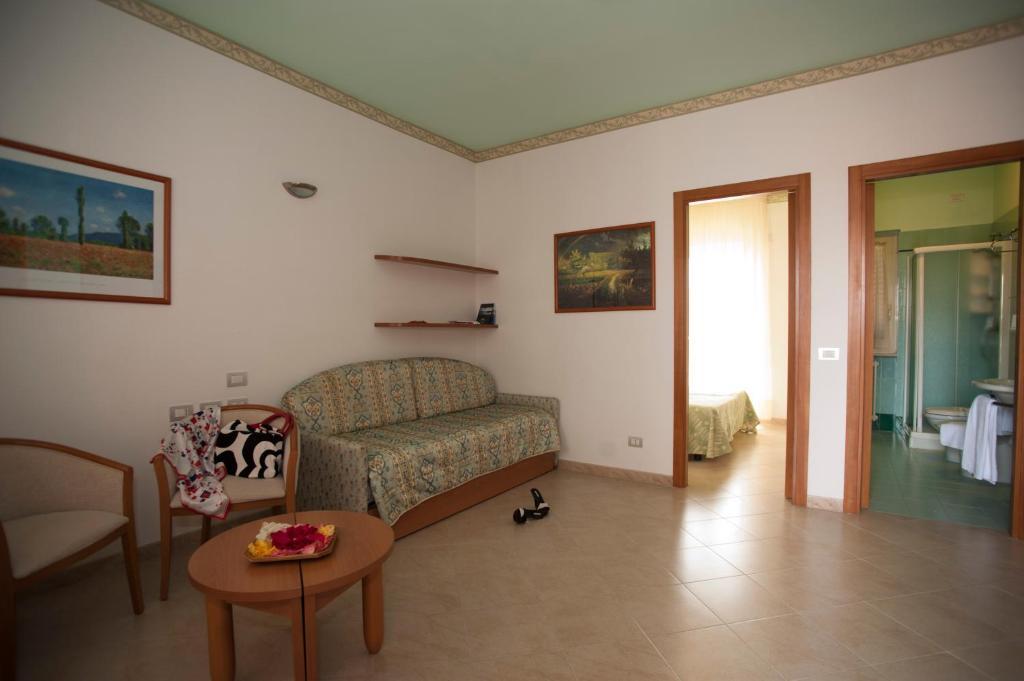Quadruple Room,59471704:JPEG