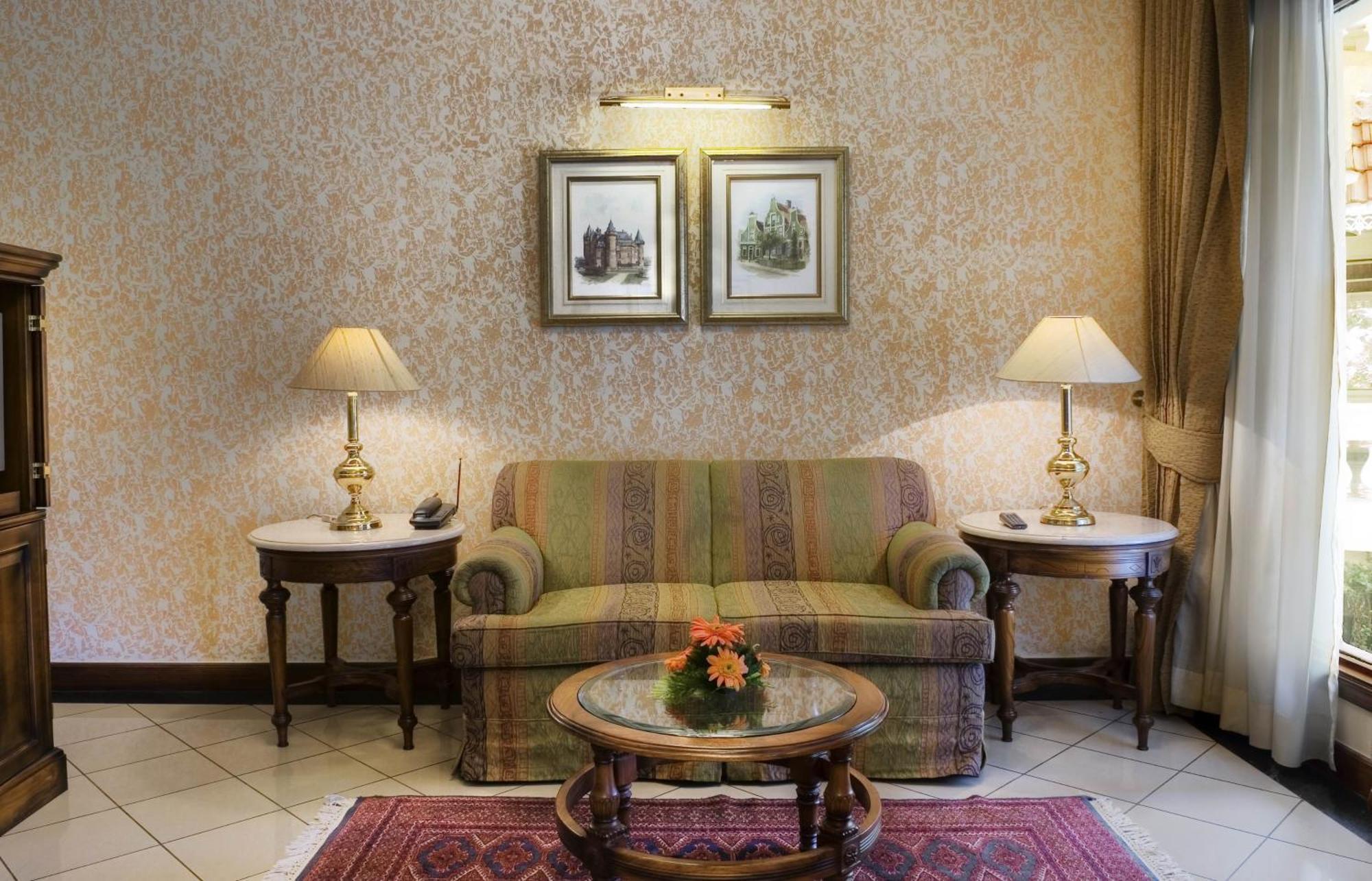 Executive Suite - - 10% Discount on Foods & Soft Beverages* | 15% Discounts on Laundry Services* | INR 500 spa credit during your stay on selective Massage services. TnC Apply.* | Free Minibar - 2 cans of soft Beverages (Once on Arrival)