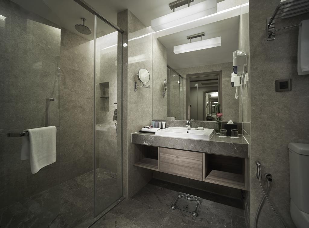 Executive Suite,691883376:JPEG