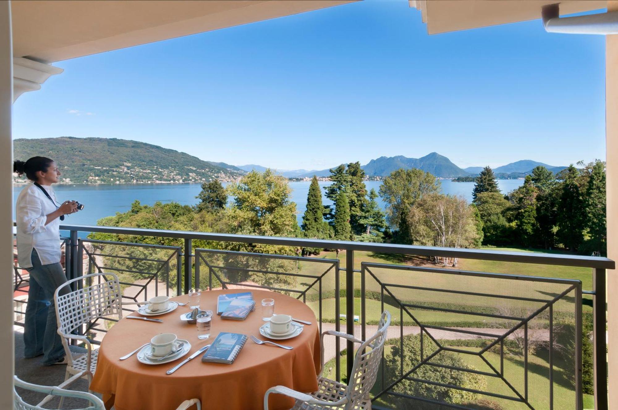 Three-Bedroom Apartment Lake View