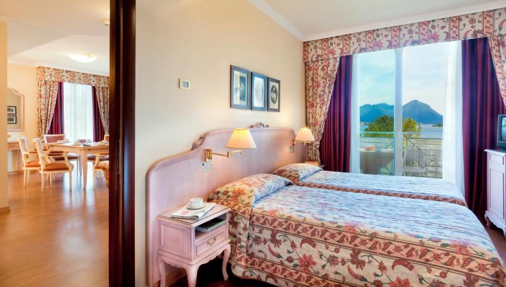 Three-Bedroom Apartment Lake View