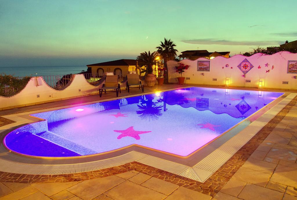 Deluxe Double Room with Sea View,265019801:JPEG