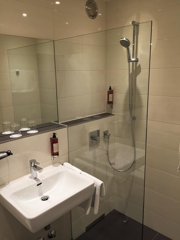 Single Room,266404793:JPEG
