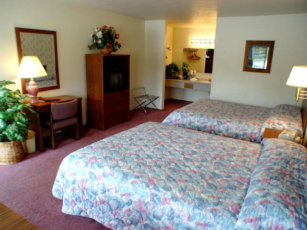 Superior Queen Room Two Queen Beds