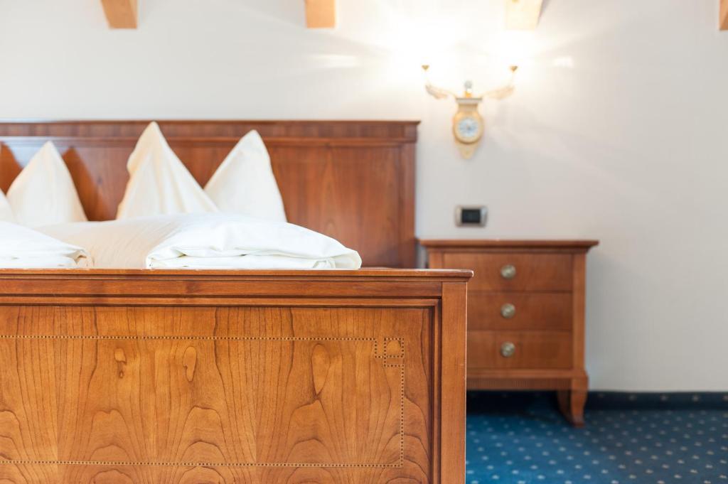 Luxury Double Room with Balcony,28486130:JPEG