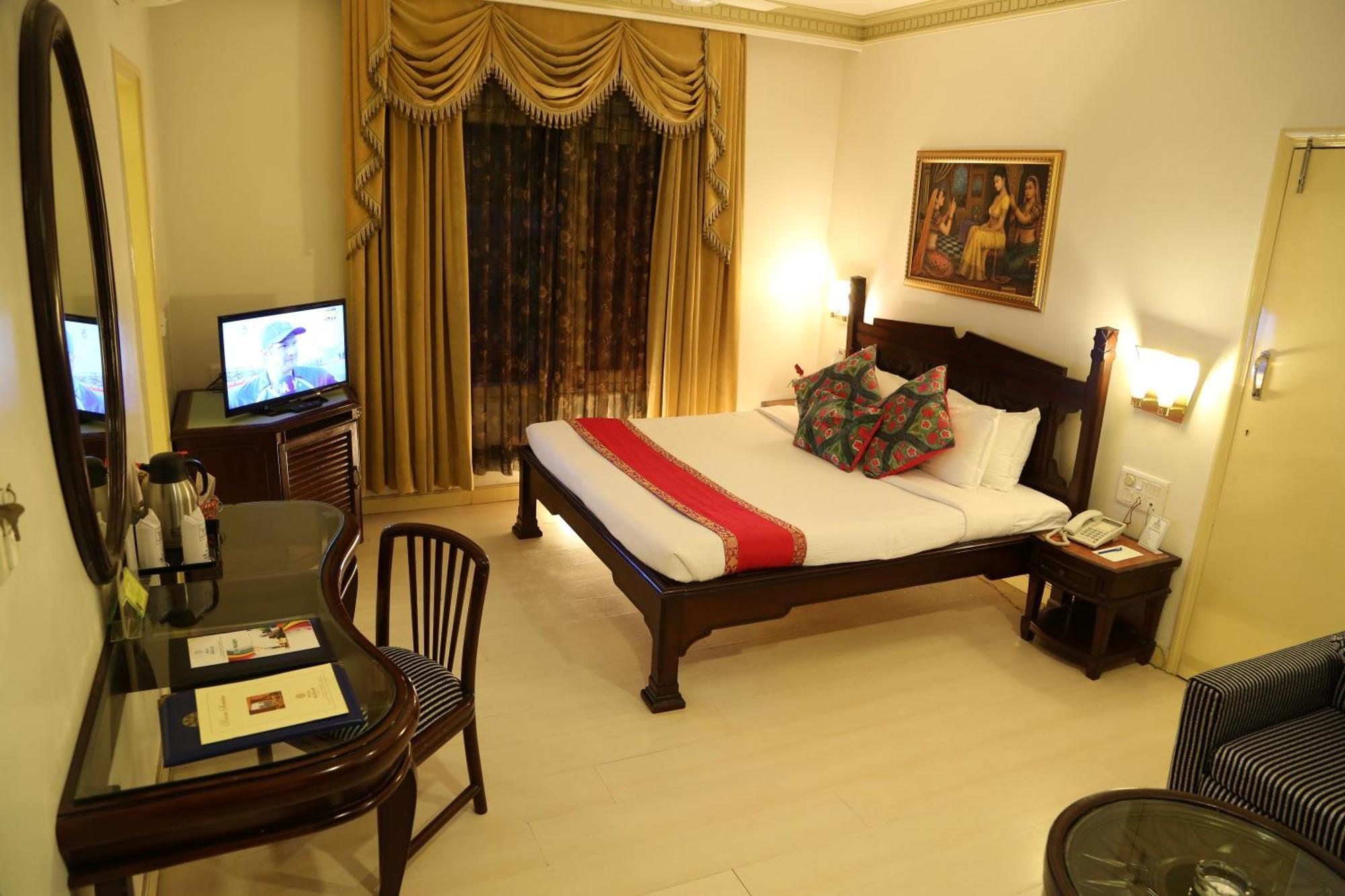 Deluxe Double Room,463301436:JPEG