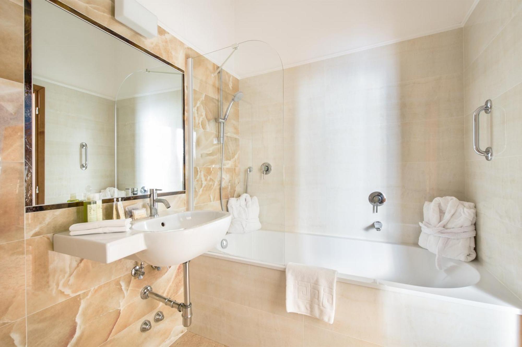 Comfort Double or Twin Room