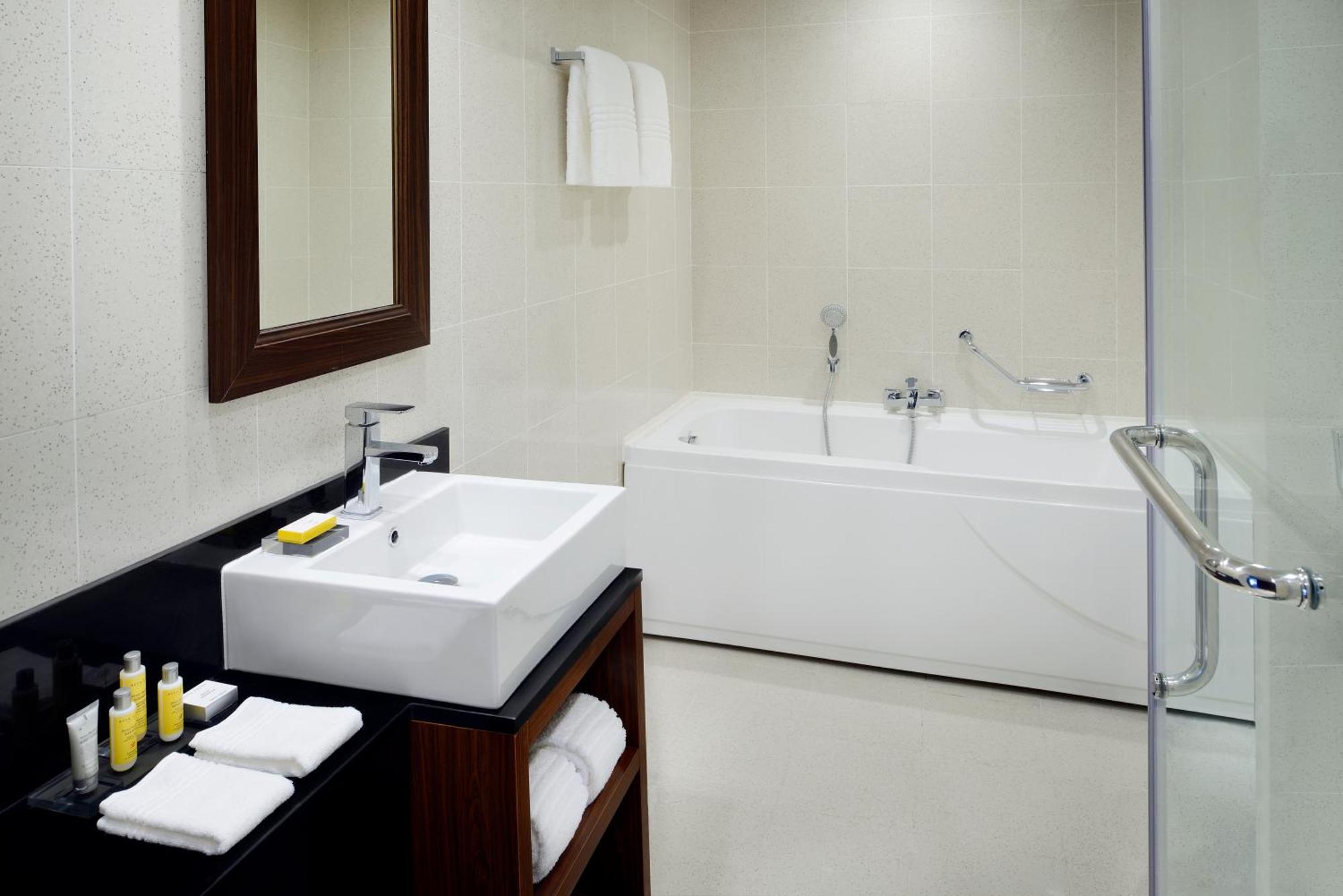 Executive One-Bedroom Apartment,1379509529:JPEG