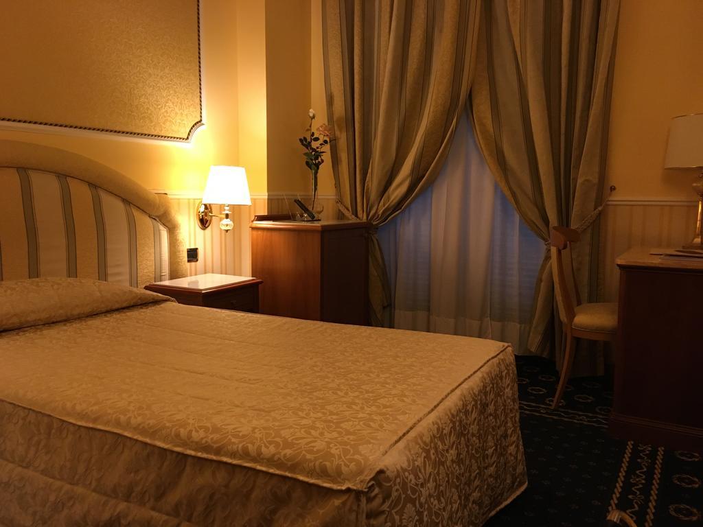Single Room,682305588:JPEG