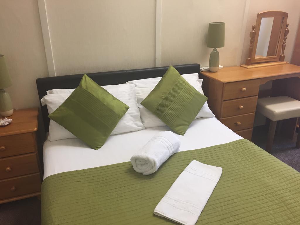 Doppel-/Zweibettzimmer mit eigenem Bad