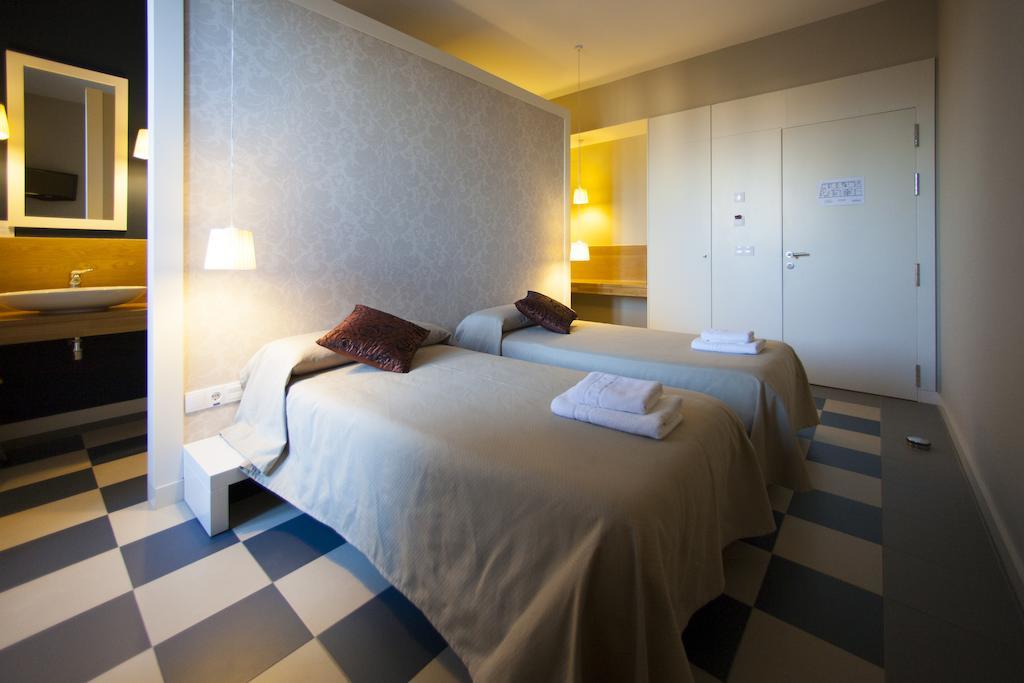 Twin Room with View,401964729:JPEG