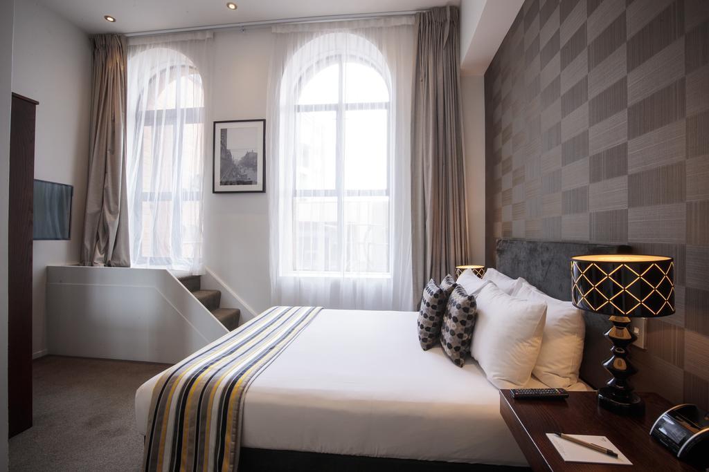 Hébergement Queen-Size de Luxe avec Balcon