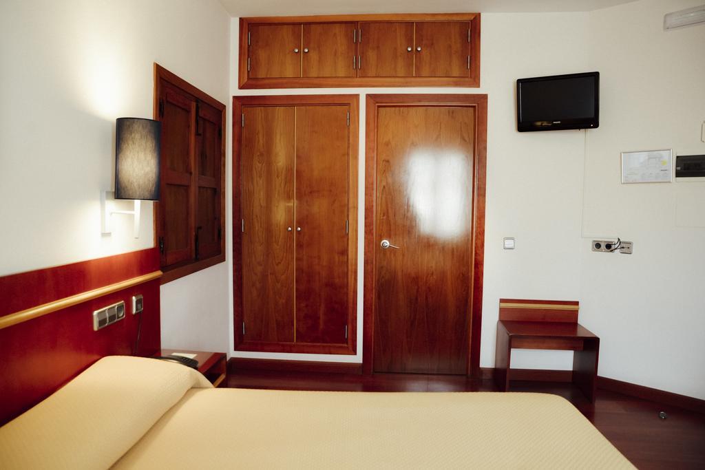 Twin Room with Cathedral View,395884233:JPEG