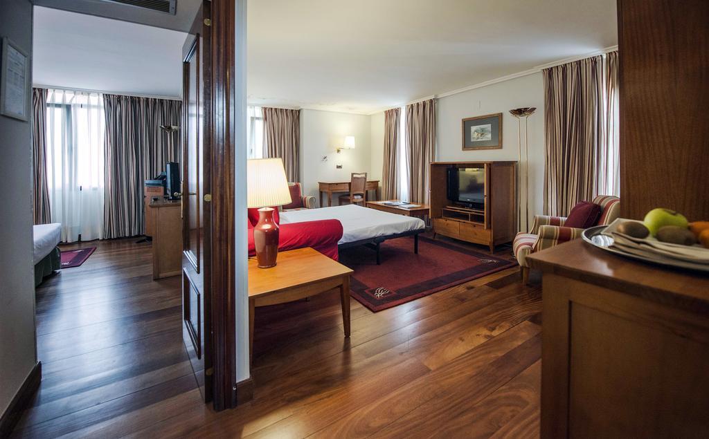 Deluxe Family Suite