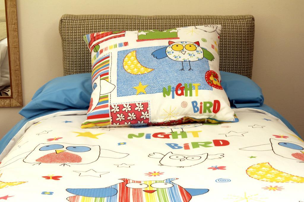 Twin Room (2 Adults + 1 Child)