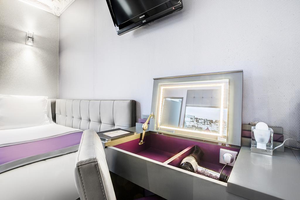 Camera Comfort Matrimoniale/Doppia con Letti Singoli con Letto Supplementare