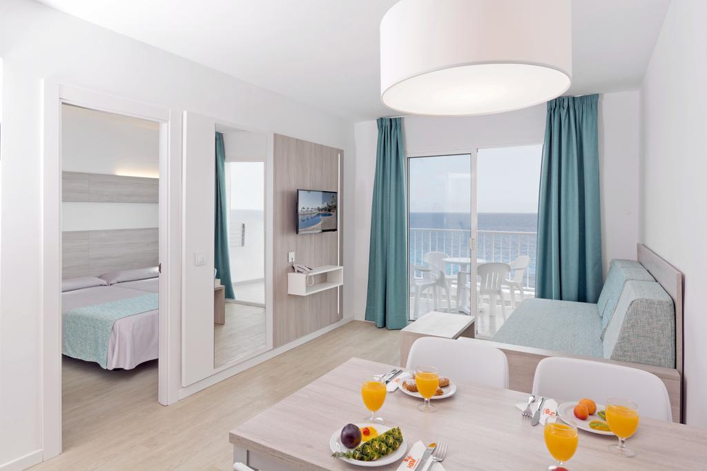 One-Bedroom Apartment with Sea View and Terrace,574415622:JPEG