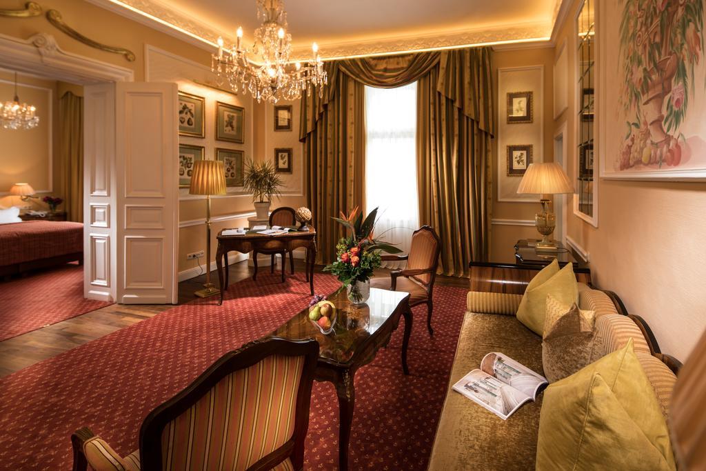 Luxe Suite