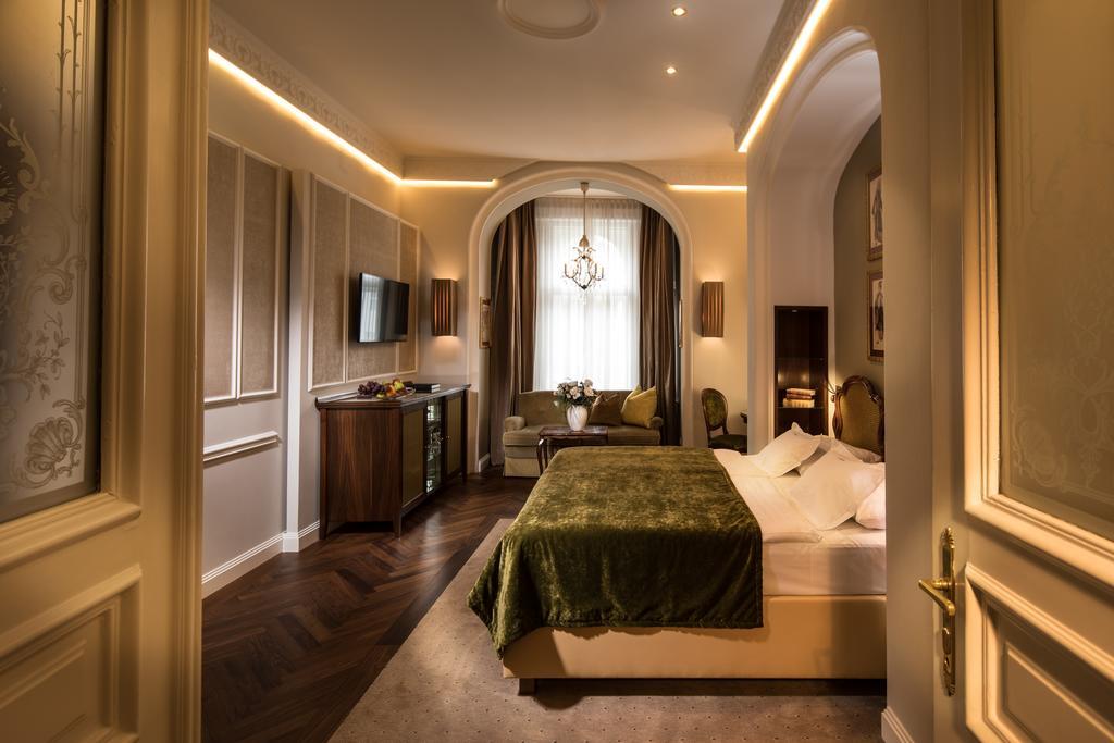 Superior Double Room,61219651:JPEG