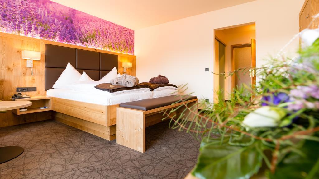 Deluxe Double Room,422725788:JPEG
