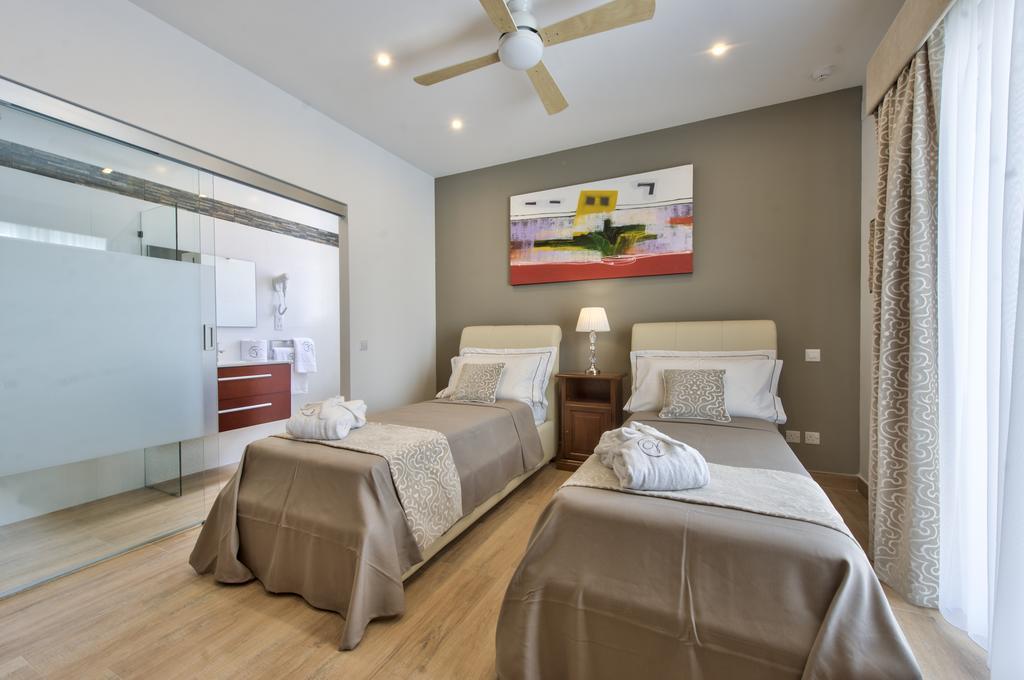 Suite met Kingsize Bed en Balkon