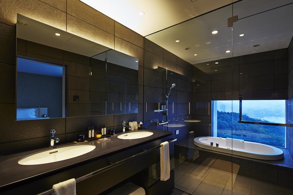 New Wing – Harbor Suite Twin Room with Jacuzzi Bath