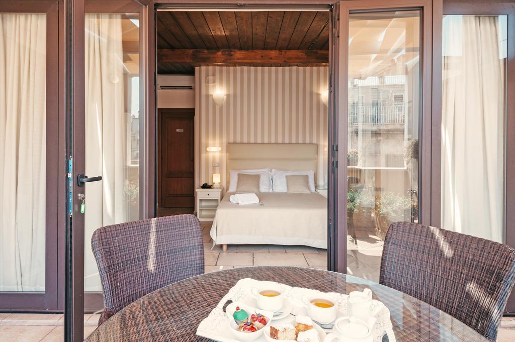 Double Room with Terrace,440602395:JPEG