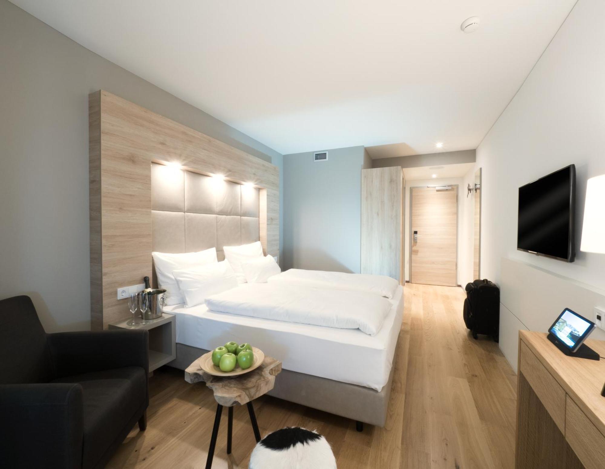 Double Room with Balcony,460514166:JPEG