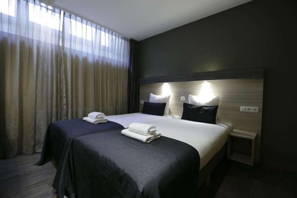 Chambre Lits Jumeaux en Sous-Sol