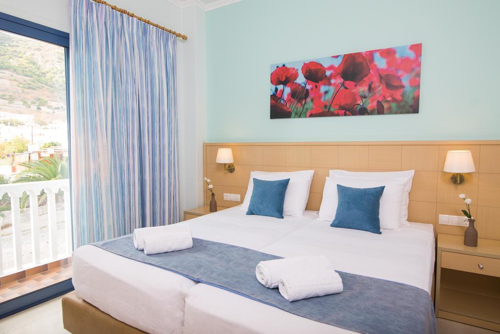 Double Room,704655973:JPEG