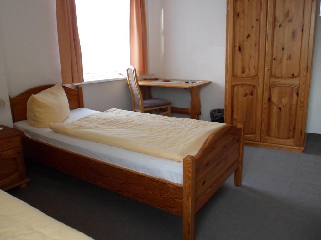 Single Room,50825797:JPEG