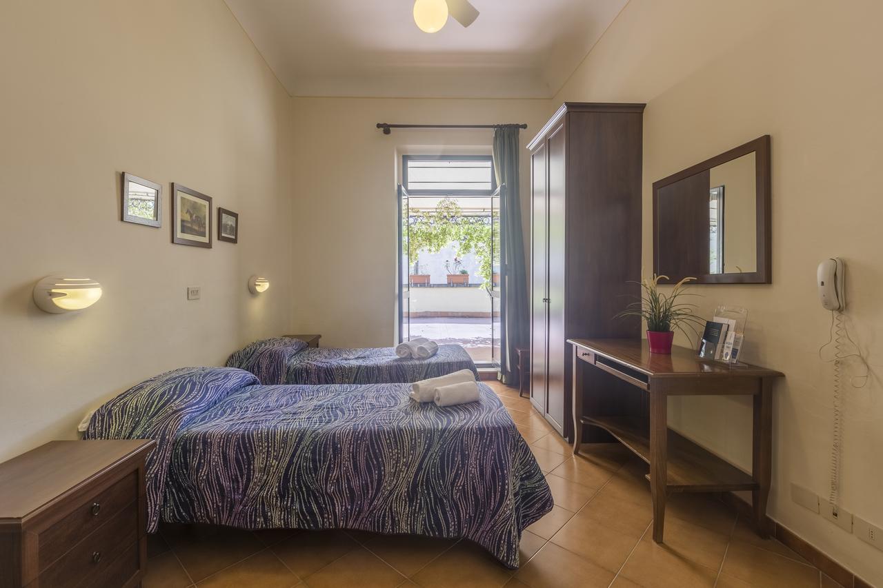 2 Zimmer mit Verbindungstür