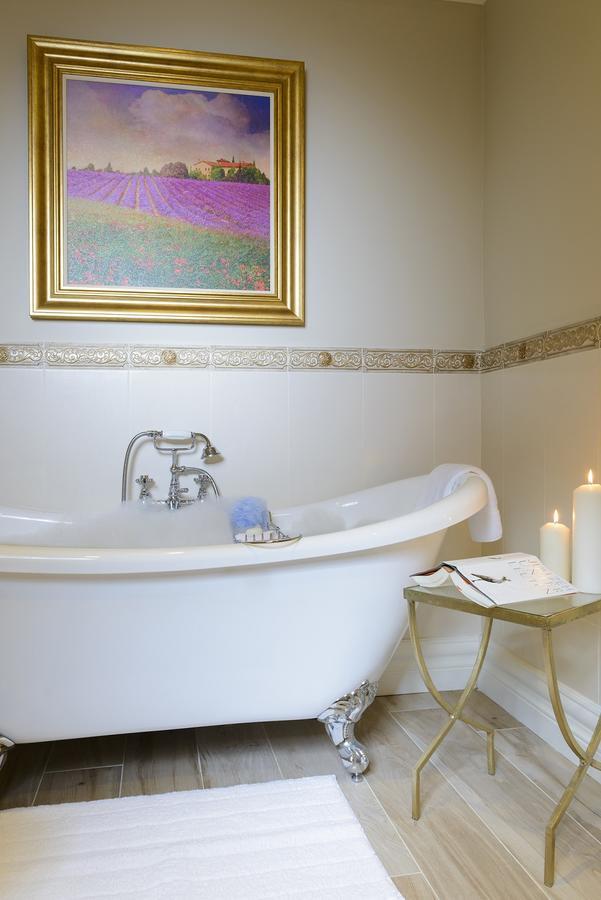 Deluxe King Room Garden View