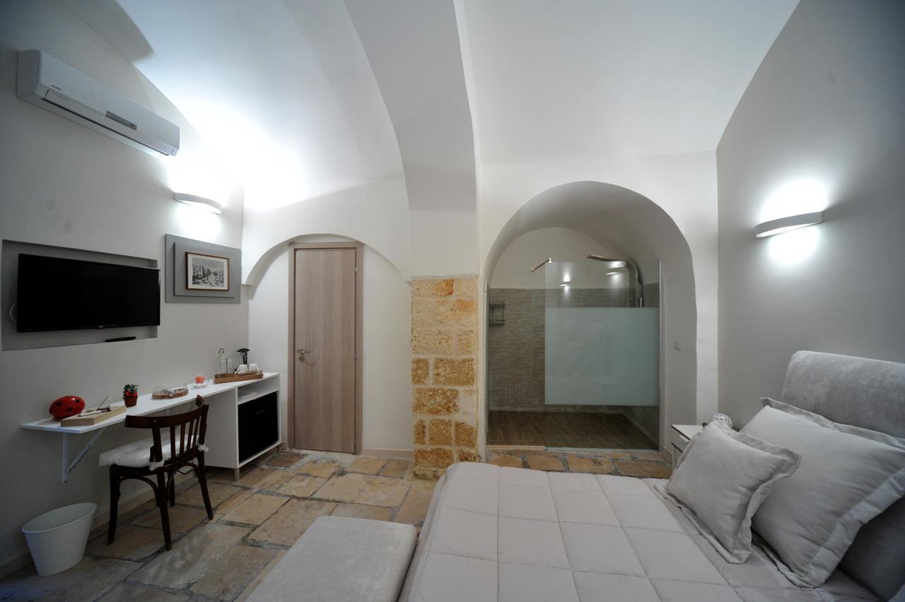 Deluxe Double Room with Shower,519928563:JPEG