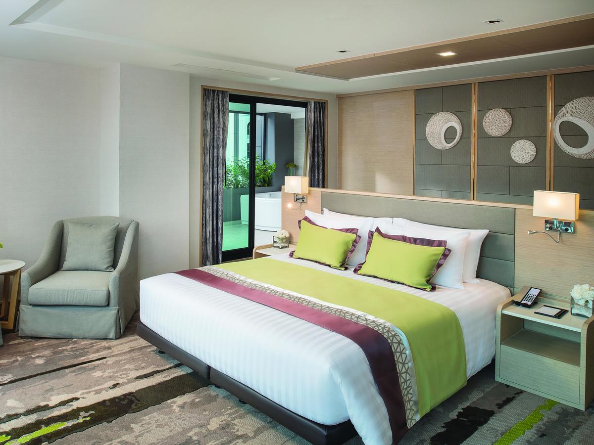 Jacuzzi Suite met Balkon (Hoge Verdiepingen)