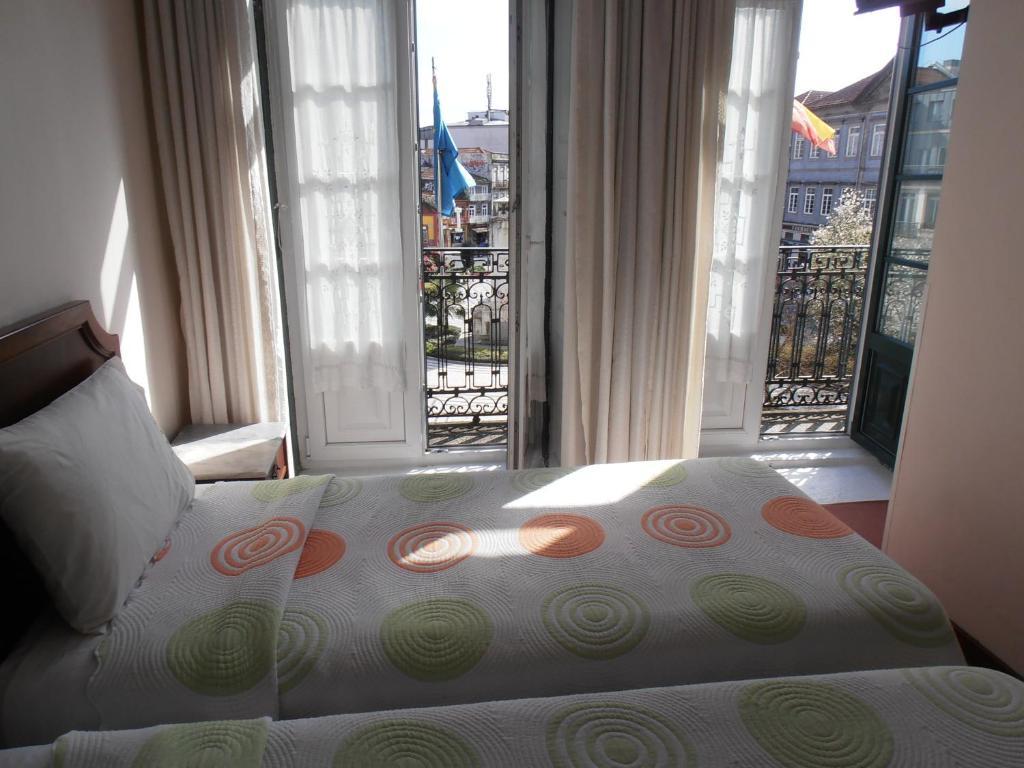 Twin Room with City View,53291881:JPEG