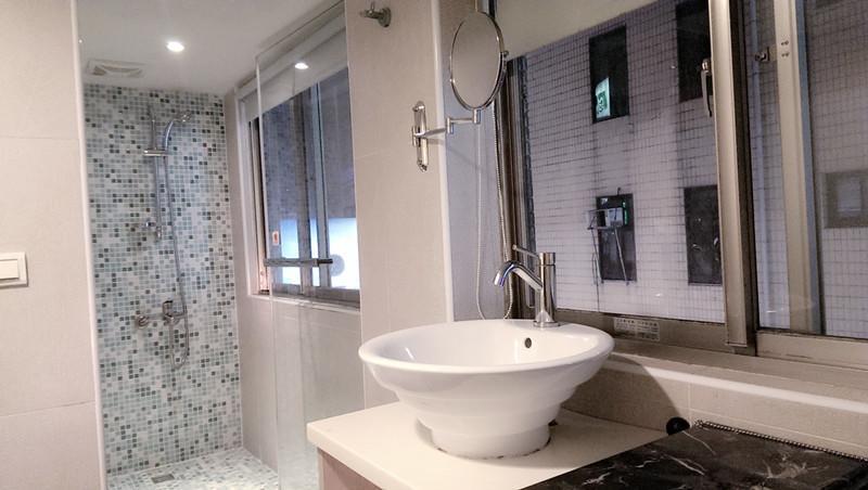 Deluxe Double Room Bath,535596885:JPEG